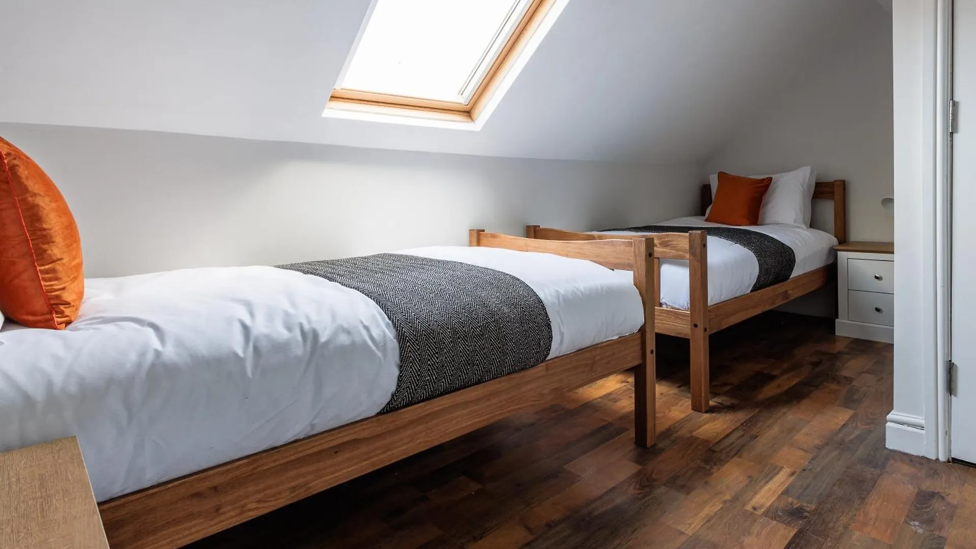 別荘 5 Bedroom Spacious Home Perfect For Big Groups レッドカー